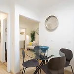 Cozy And Confy First Floor, Ace Location, 2 Bedrooms