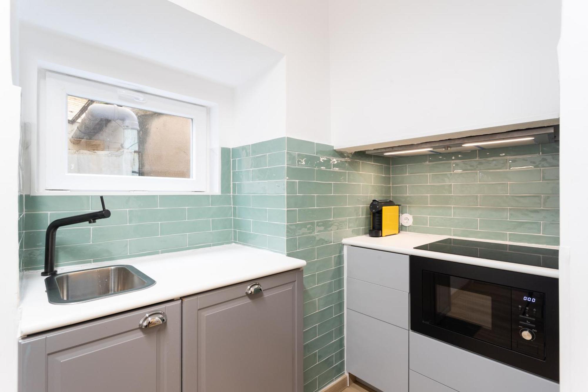 Cozy And Confy First Floor, Ace Location, 2 Bedrooms Apartment